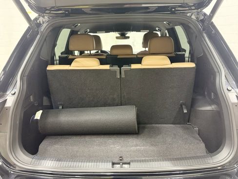 Used 2022 Volkswagen Tiguan SE image 30
