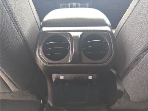 Used 2025 Jeep Wrangler Unlimited Sport AWD/4WD image 15