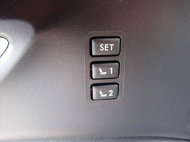 Used 2025 Subaru Ascent Limited w/ Popular Package #2 AWD/4WD image 17