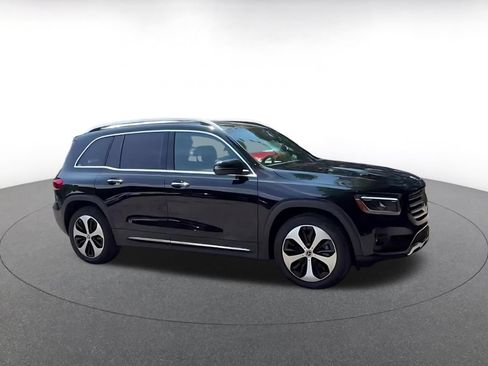 Used 2025 Mercedes-Benz GLB 250 image 2