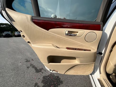 Used 2010 Lexus LS 460 RWD image 15