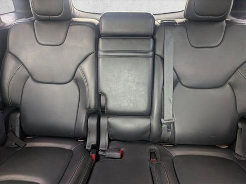 Used 2018 Jeep Cherokee Limited FWD image 13