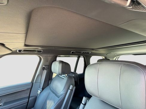 Used 2024 Land Rover Range Rover Autobiography image 27