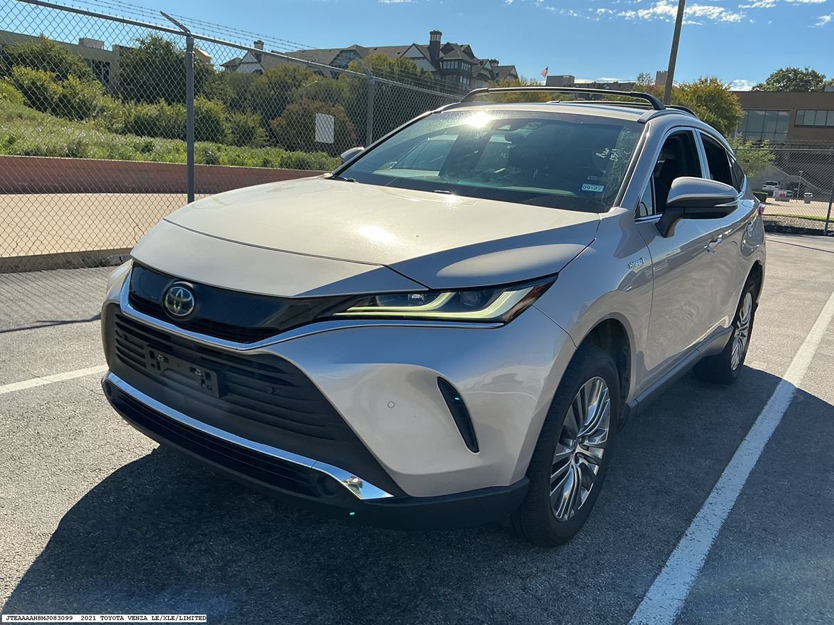 Used 2021 Toyota Venza XLE w/ Softex Package AWD/4WD image 4