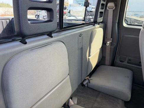 Used 2005 Dodge Dakota SLT image 29