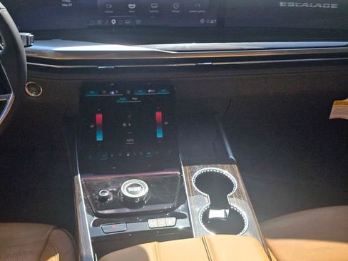 Used 2025 Cadillac Escalade ESV Premium Luxury w/ Touring Package RWD image 19