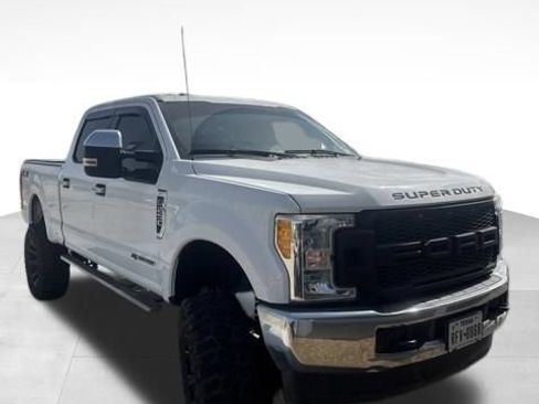 Used 2017 Ford F250 XLT AWD/4WD image 1