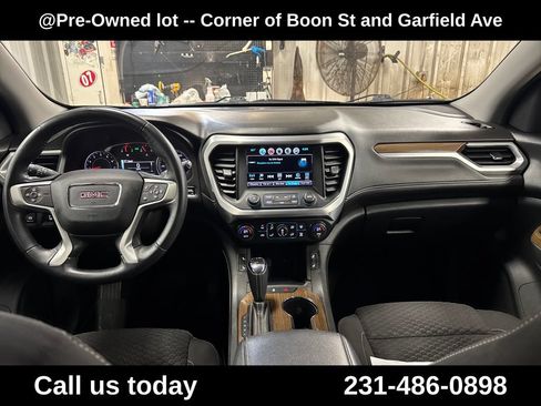 Used 2017 GMC Acadia SLE AWD/4WD image 18