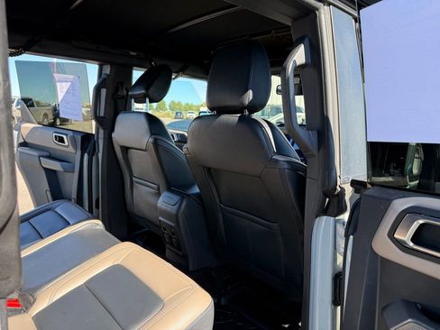 Used 2023 Ford Bronco Wildtrak image 19