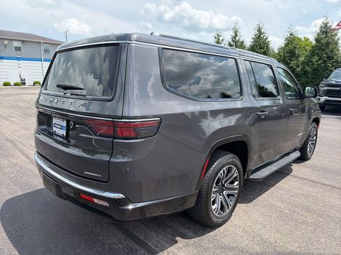 Used 2024 Jeep Wagoneer L Series II w/ Flexible Seating Group AWD/4WD image 5