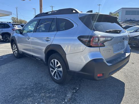 Certified 2024 Subaru Outback Premium image 5