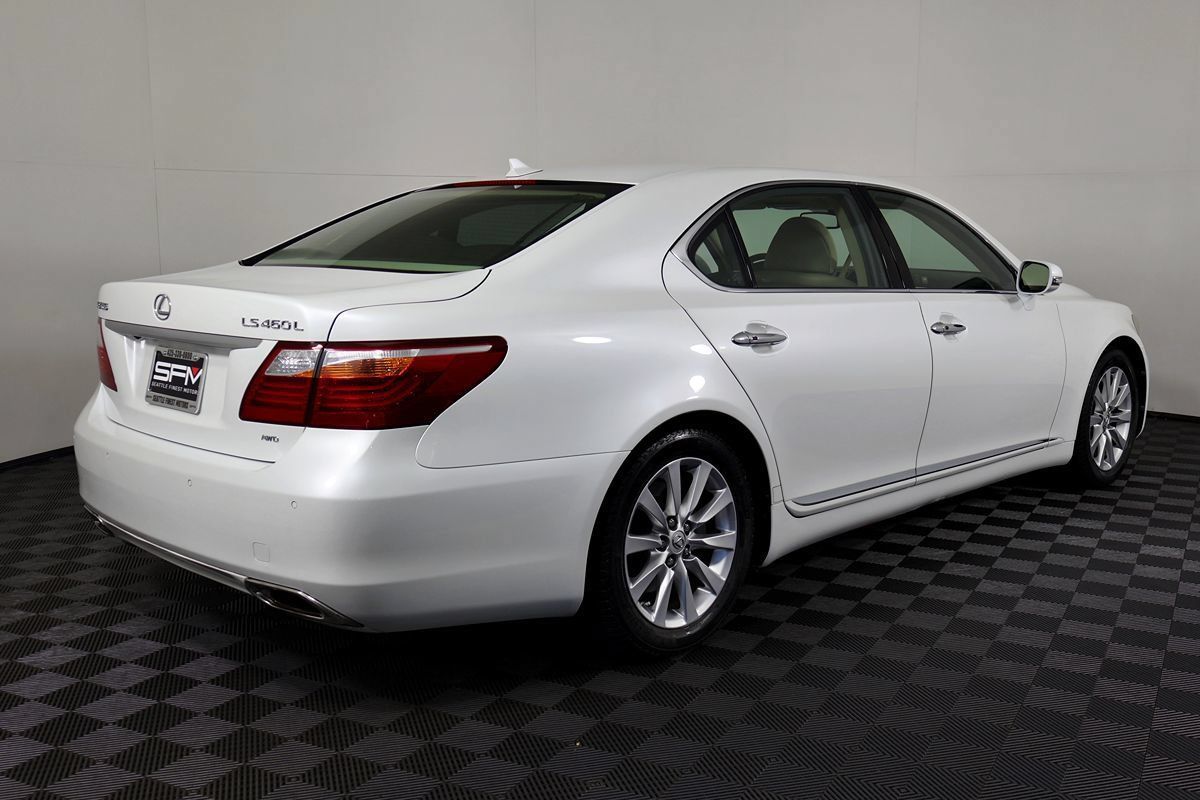 Used 2010 Lexus LS 460 L w/ Luxury Pkg AWD/4WD image 3