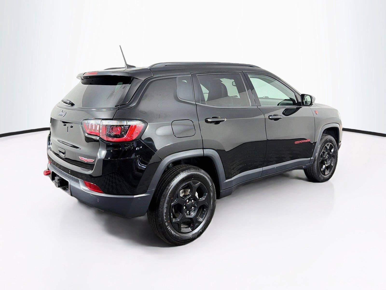 Used 2023 Jeep Compass Trailhawk w/ Sun and Sound Group AWD/4WD image 11