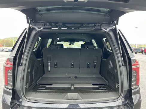 New 2026 Chevrolet Suburban LS w/ Max Trailering Package AWD/4WD image 18
