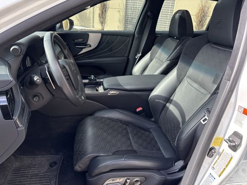 Used 2020 Lexus LS 500 F Sport image 16