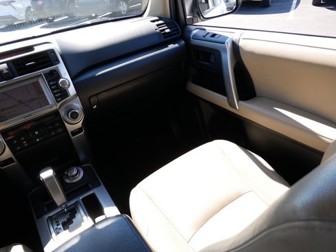 Used 2012 Toyota 4Runner Limited AWD/4WD image 11