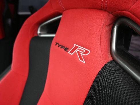 Used 2019 Honda Civic Type R image 16