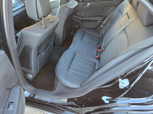 Used 2010 Mercedes-Benz E 550 4MATIC Sedan image 15