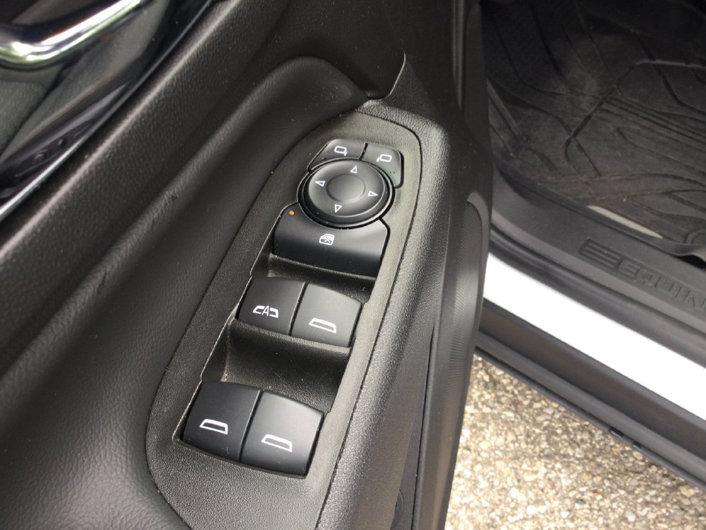Used 2024 Chevrolet Equinox LT w/ LPO, Floor Liner Package FWD image 11