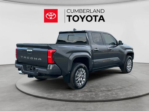 Used 2025 Toyota Tacoma Limited AWD/4WD image 5