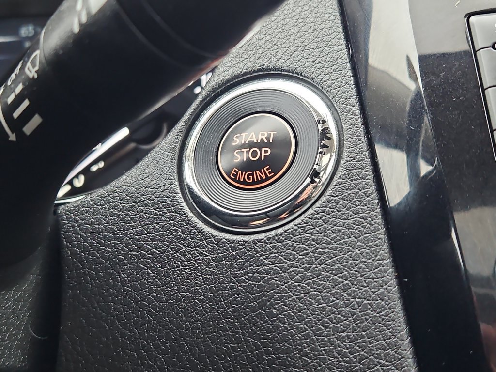Used 2014 Nissan Rogue SV w/ SV Premium Package AWD/4WD image 24