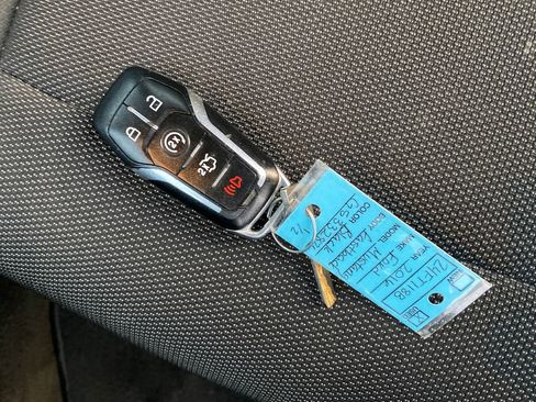 Used 2016 Ford Mustang Coupe image 23