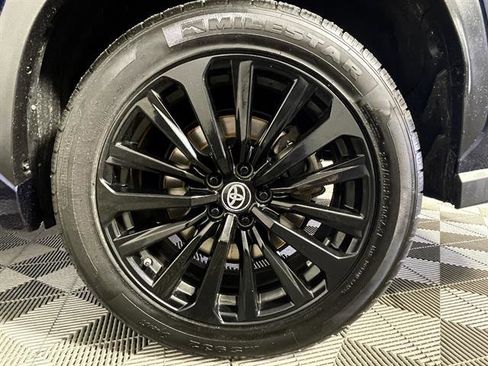 Used 2023 Toyota Highlander XSE image 25