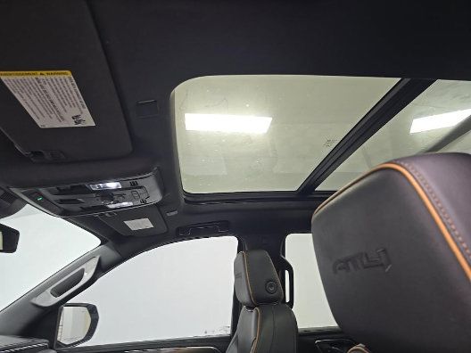 Used 2023 GMC Yukon AT4 AWD/4WD image 13