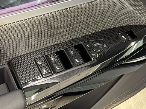 New 2026 BMW 740i w/ Premium Package RWD image 23
