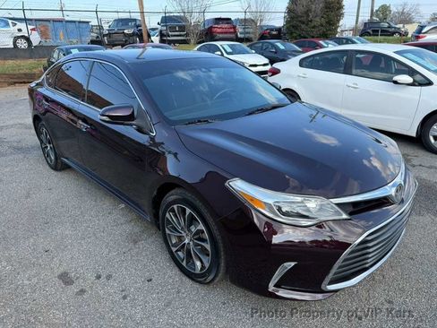 Used 2017 Toyota Avalon XLE image 7