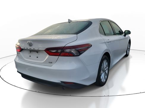 Used 2024 Toyota Camry LE image 5