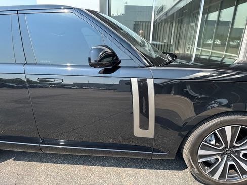Used 2023 Land Rover Range Rover SE AWD/4WD image 9
