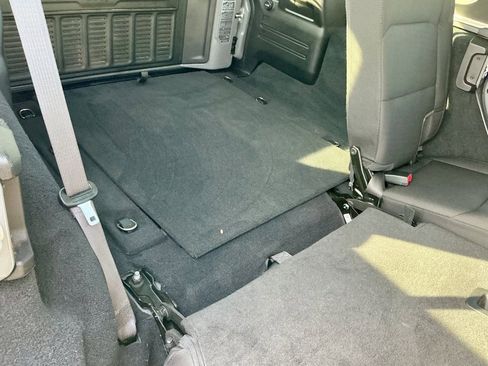 Used 2022 Jeep Wrangler Unlimited Sport image 27
