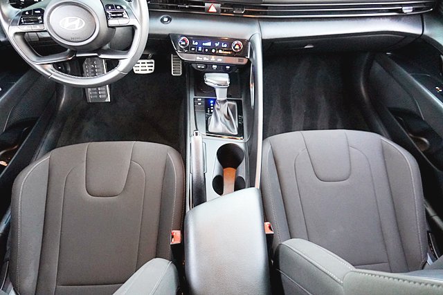 Certified 2025 Hyundai Elantra Sport FWD image 29
