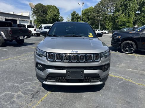 Used 2023 Jeep Compass Limited w/ Sun and Sound Group AWD/4WD image 4
