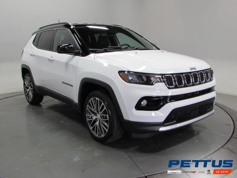 Used 2023 Jeep Compass Limited w/ Elite Group AWD/4WD image 1