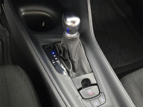 Used 2019 Toyota C-HR LE image 19