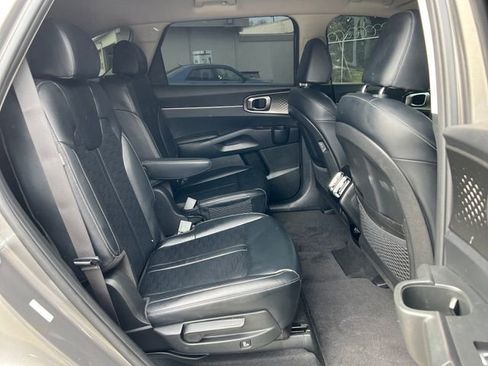 Used 2025 Kia Sorento EX AWD/4WD image 10