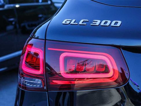 Used 2021 Mercedes-Benz GLC 300 image 11