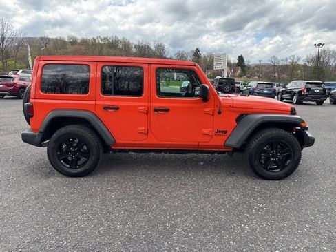 Used 2023 Jeep Wrangler Altitude image 5