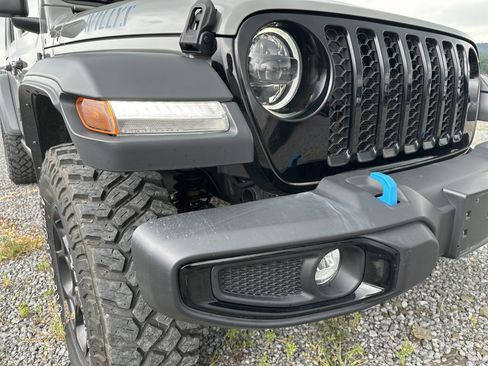 Used 2023 Jeep Wrangler Unlimited w/ Cold Weather Group AWD/4WD image 10