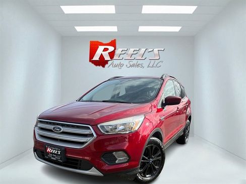 Used 2018 Ford Escape SE w/ SE Sync 3 Package image 1