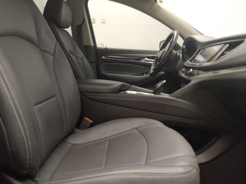 Used 2018 Buick Enclave Essence AWD/4WD image 21