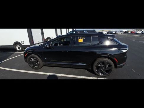 Used 2025 Chevrolet Equinox EV RS w/ Active Safety Package 3 AWD/4WD image 7