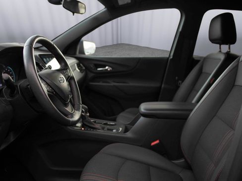 Used 2022 Chevrolet Equinox RS w/ Infotainment Package image 2