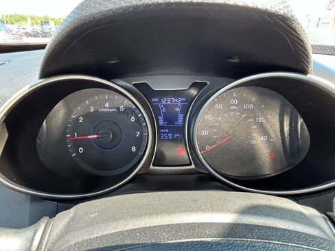 Used 2013 Hyundai Veloster w/ Style Pkg FWD image 19