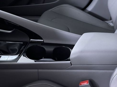 Used 2025 Hyundai Elantra SEL image 23