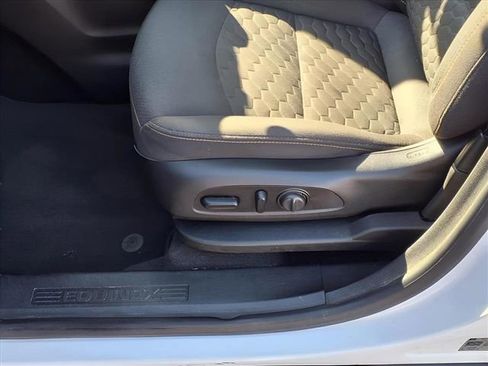 Used 2019 Chevrolet Equinox LT image 20