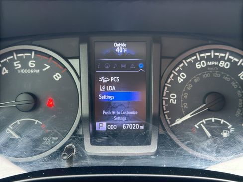 Certified 2019 Toyota Tacoma TRD Off-Road image 9