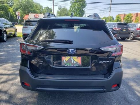 Used 2024 Subaru Outback Premium AWD/4WD image 4
